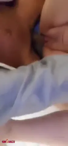 لبوة عربية جميلة توثق لحظات المتعة والنيك على سريرها سكس عربي xnxx — لقطة 4