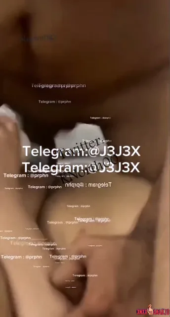 شرموطة تتناك من فحلها وجوزها العرص جمبها بيتفرج ويصور سكس مصري — لقطة 1