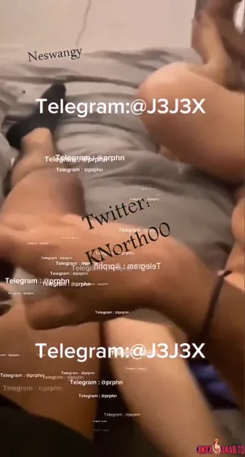 شرموطة تتناك من فحلها وجوزها العرص جمبها بيتفرج ويصور سكس مصري — لقطة 4