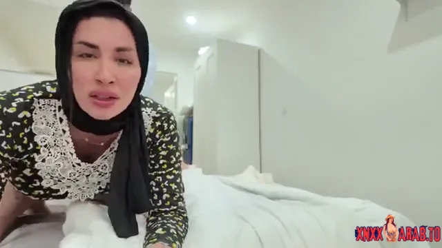 سكس عراقي - ميرا النوري تتناك عنيف من طيزها - سكس عربي — لقطة 3