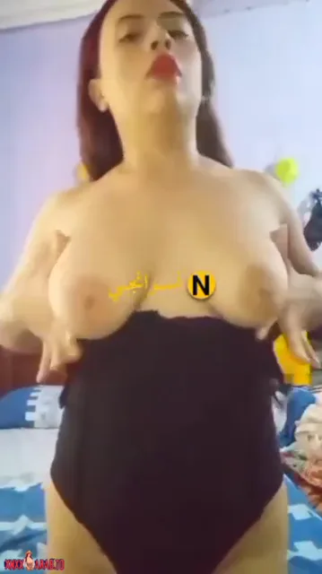 شرموطة هاي كلاس تصور نفسها وتقلع قميص النوم لحبيبها سكس نودز مصري — لقطة 1