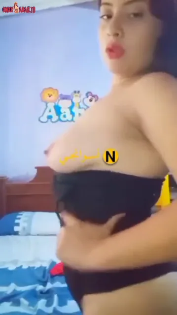 شرموطة هاي كلاس تصور نفسها وتقلع قميص النوم لحبيبها سكس نودز مصري — لقطة 4