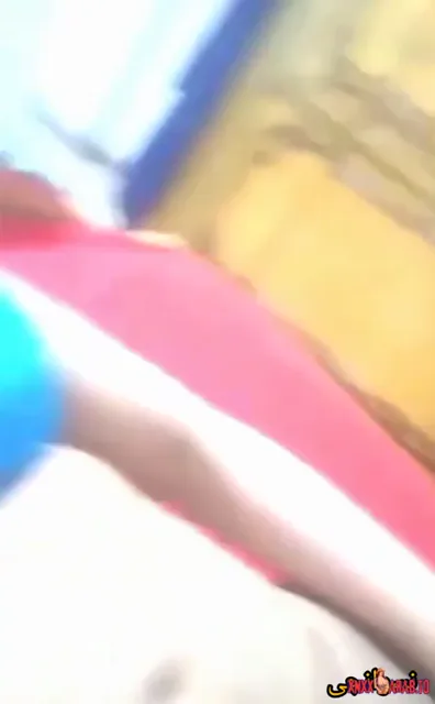 شرموطة تلعب في كسها بالبتنجانة وتدخلها في كسها سكس نودز مصري — لقطة 6