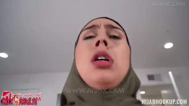 سكس مترجم استغلال زوجة أبي المحجبة سكس محجبات — لقطة 6