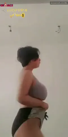 بنت هايجة تمص الخيارة كأنها بتمص الزب سكس نودز مصري — لقطة 8