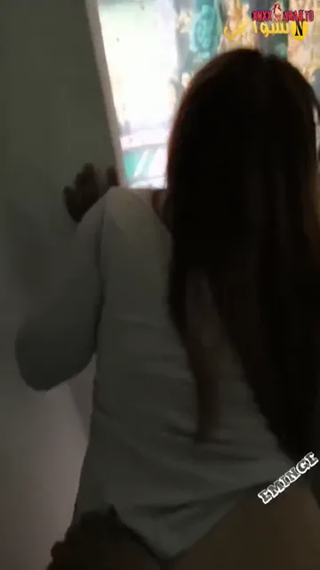 زانق حبيبته ويفشخ طيزها نيك على الباب سكس مصري — لقطة 3
