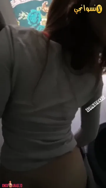زانق حبيبته ويفشخ طيزها نيك على الباب سكس مصري — لقطة 4