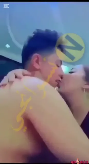 ولد هايج يركب عمته وينيكها سكس مصري — لقطة 1