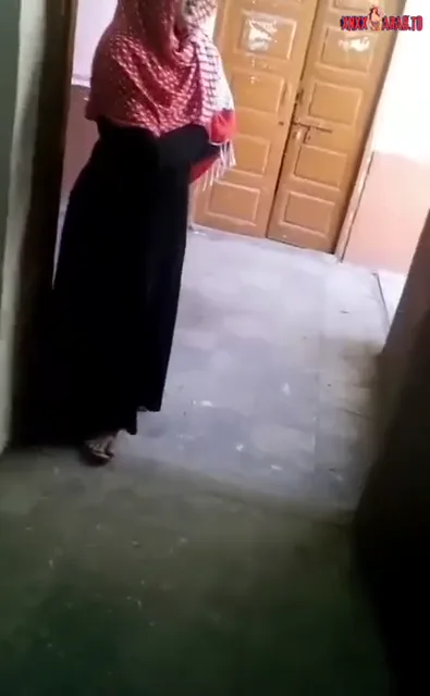 محجبة لبوة تمص زب زميلها في المكتب سكس مصري xnxx — لقطة 6