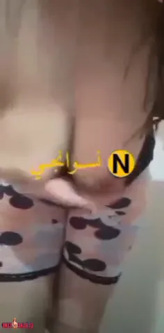 فرسة مهلبية جسمها كيرفي بتصور لعشيقها تفرجه بزازها وطيازها سكس نودز مصري — لقطة 2