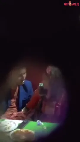 واخد حبيبته في كافيه ويبوسها ويقفشلها سكس عربي xnxx — لقطة 9